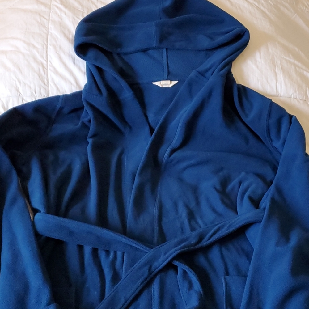 Lands end robe, 18